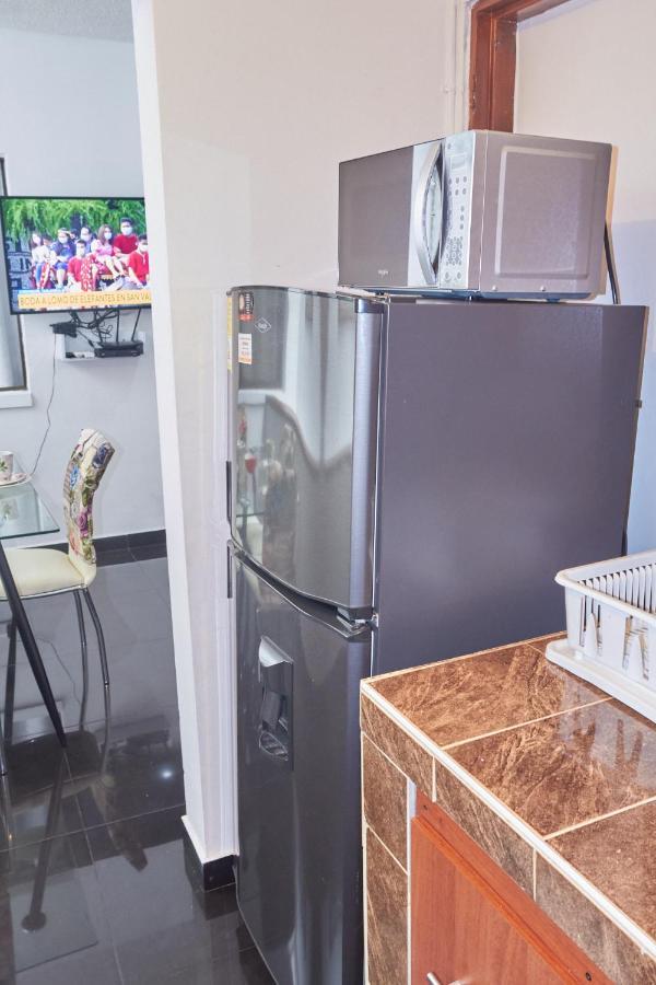 Cozy Apartment Excellent Location, Air Conditioning 卡利 外观 照片
